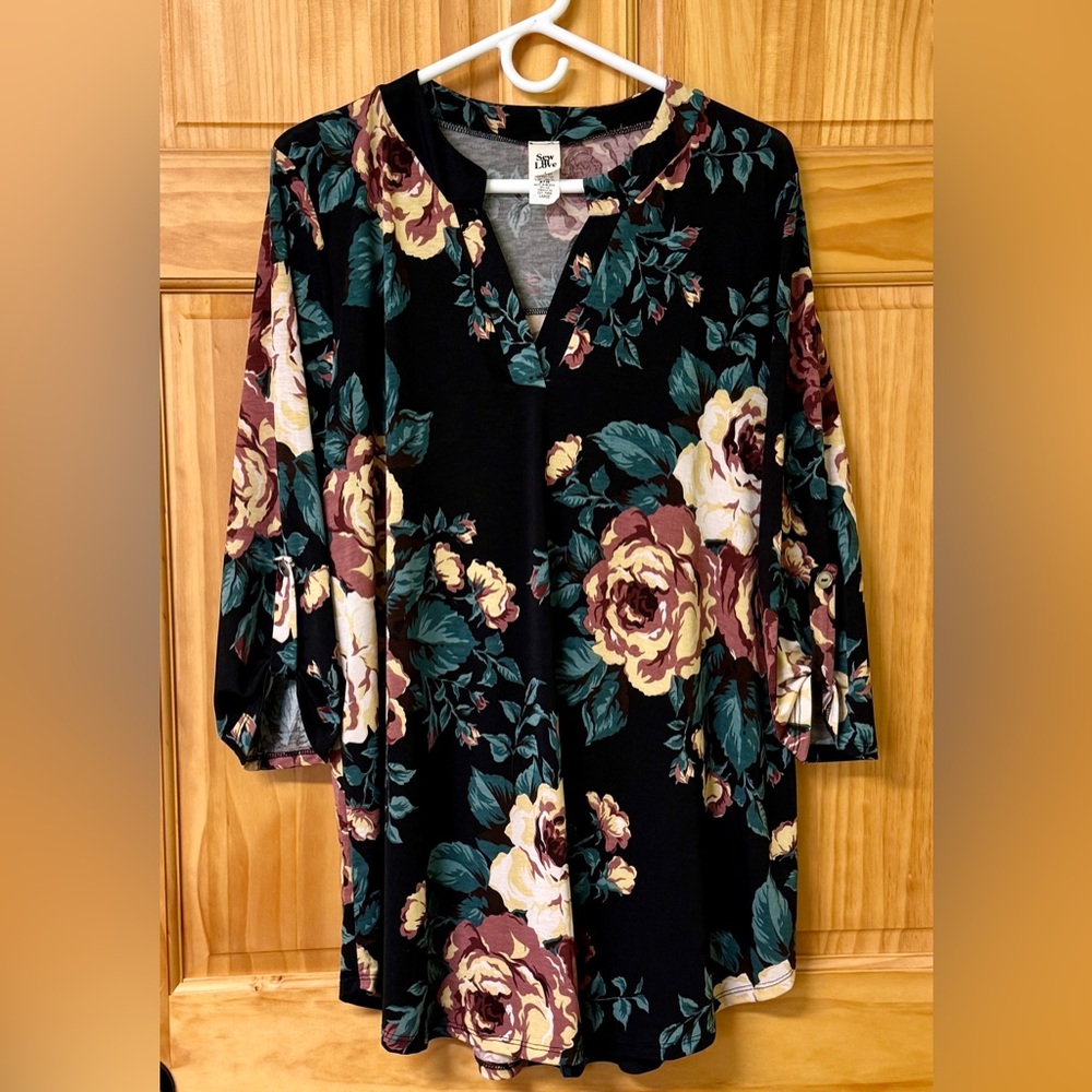 Sew In Love (HoneyMe) Gabby Large - Excellent Cond, Black, Floral, Slinky Fabric